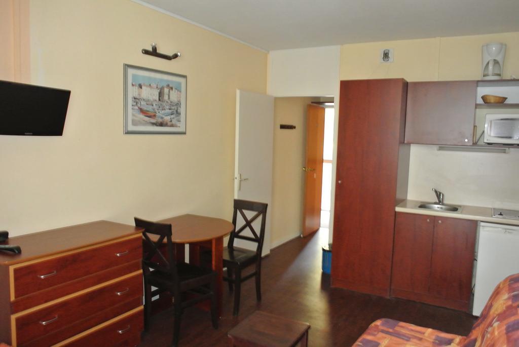 Le Domaine Des Oliviers Apartment Saint-Cyr-sur-Mer Ruang foto