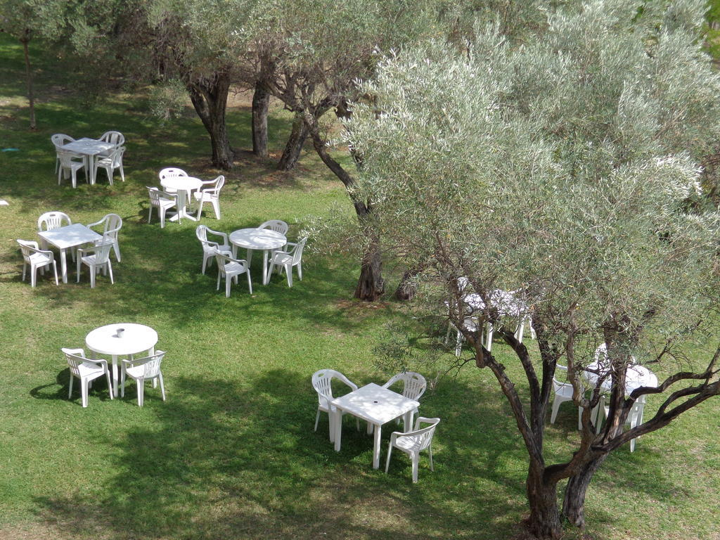 Le Domaine Des Oliviers Apartment Saint-Cyr-sur-Mer Bagian luar foto
