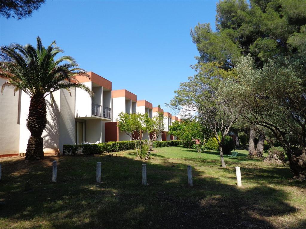 Le Domaine Des Oliviers Apartment Saint-Cyr-sur-Mer Bagian luar foto